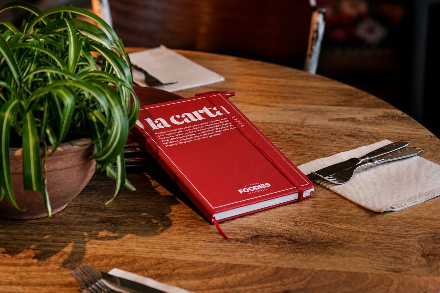 Carta libreta de Foodies ideada por Mariona Agency