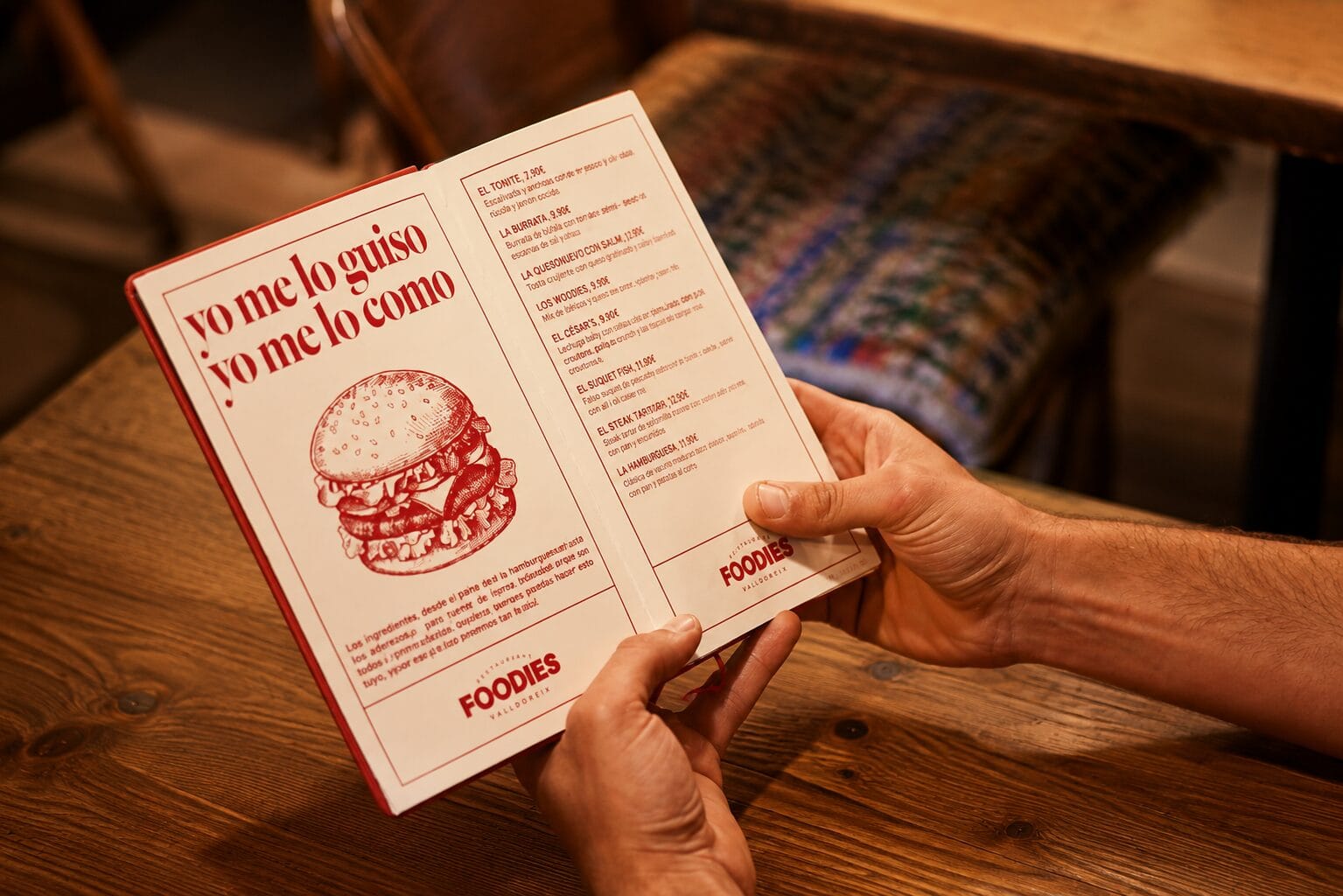 Páginas en blanco de la carta de Foodies, concepto de Mariona Agency