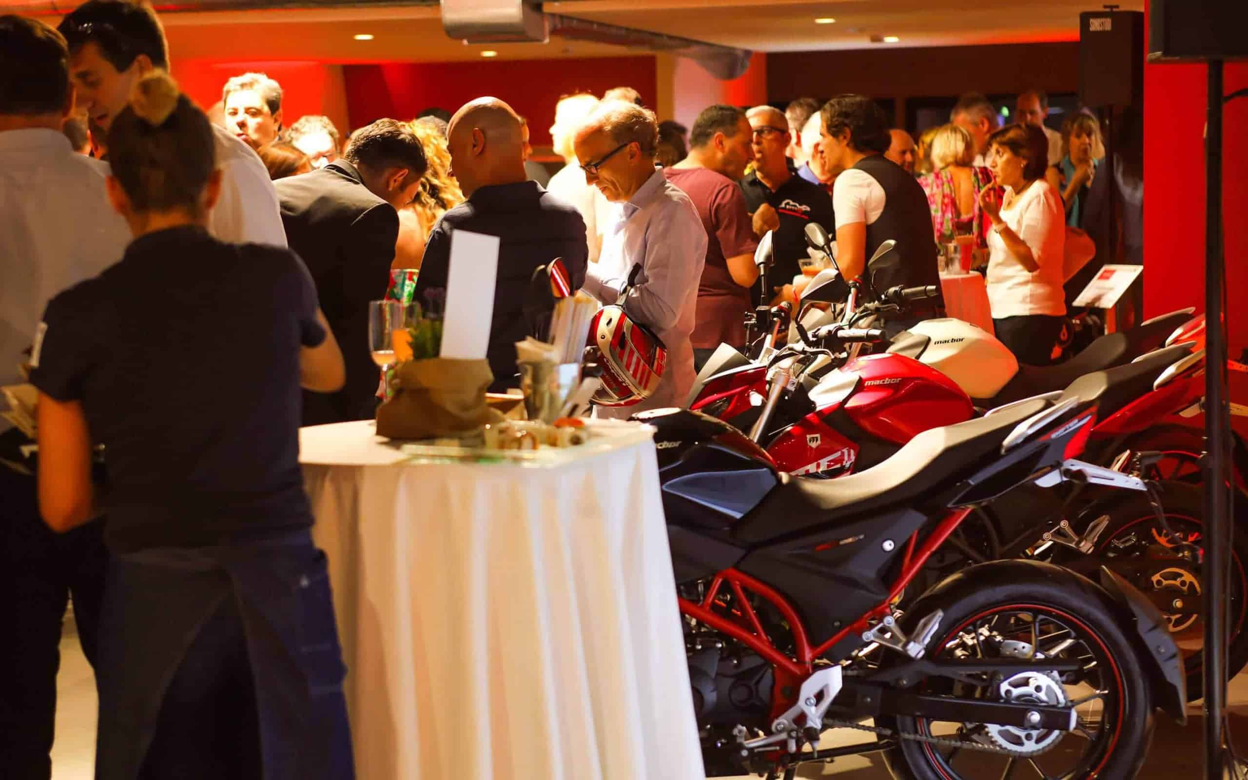 Motos expuestas en la inauguración de Motos Bordoy