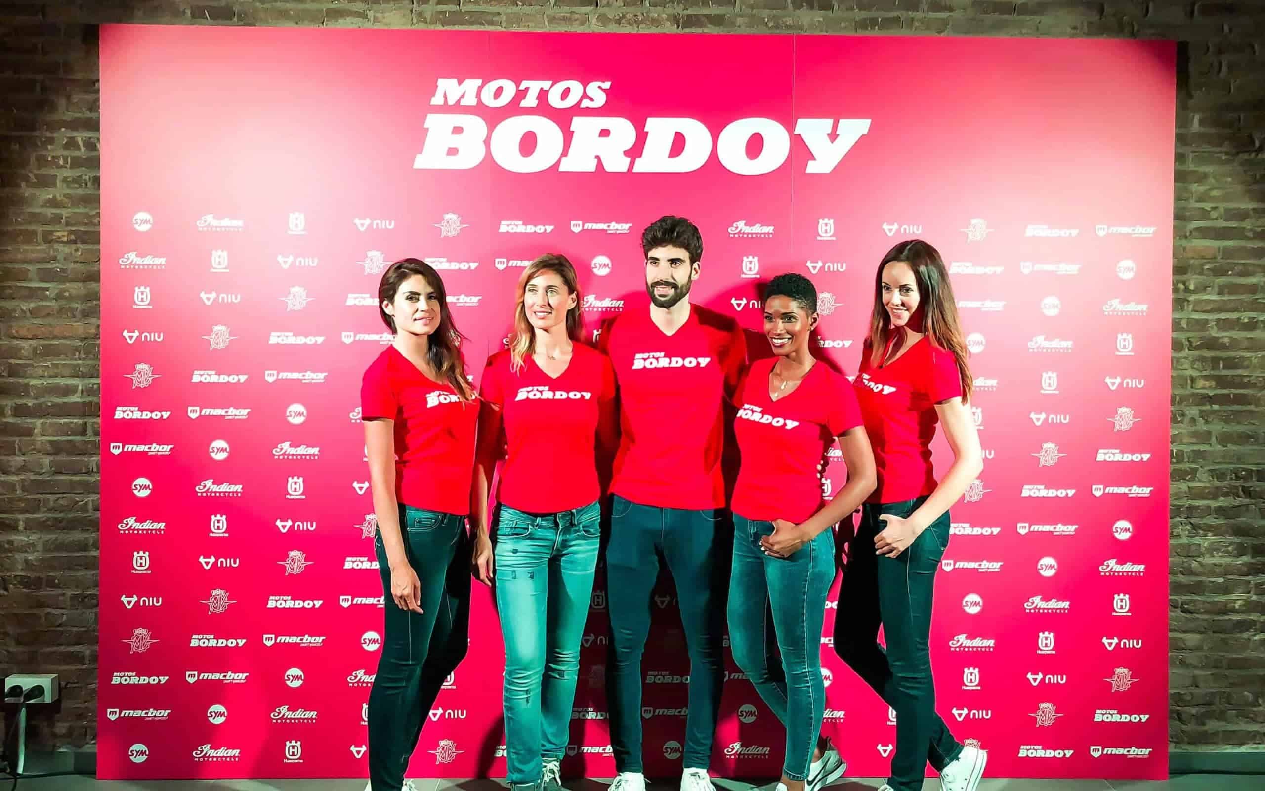 Cierre de la inauguración de Motos Bordoy producida por Mariona Agency