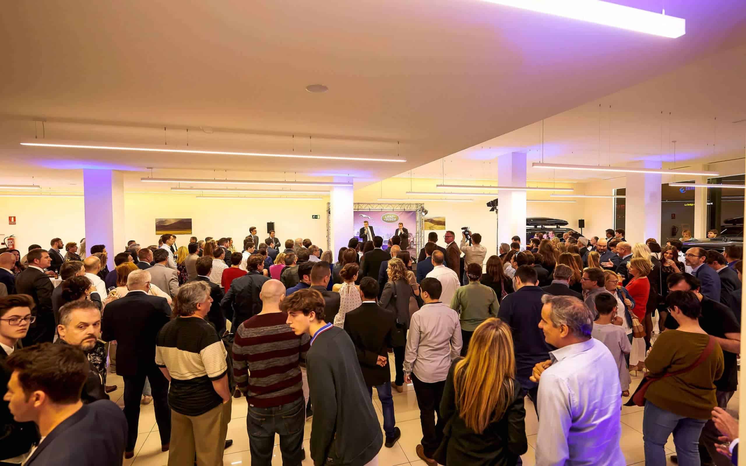 Espacio del nuevo concesionario Jaguar Land Rover de LandMotors en Sant Boi