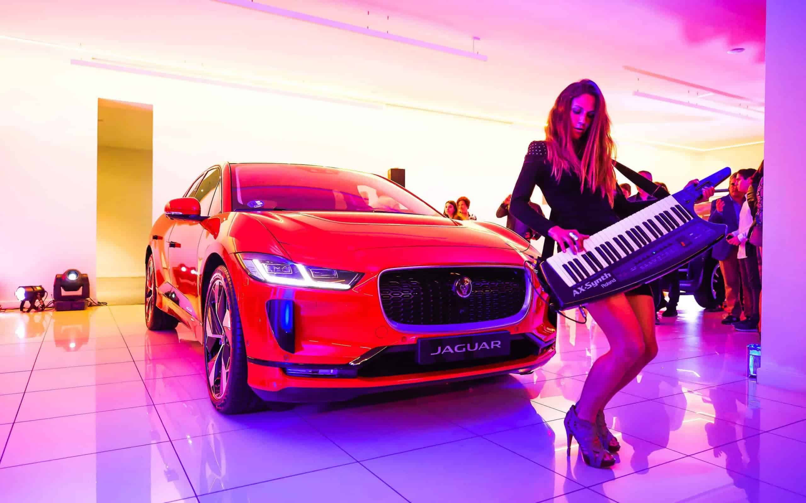 Detalle de la presentación del Jaguar iPace en la inauguración de Sant Boi