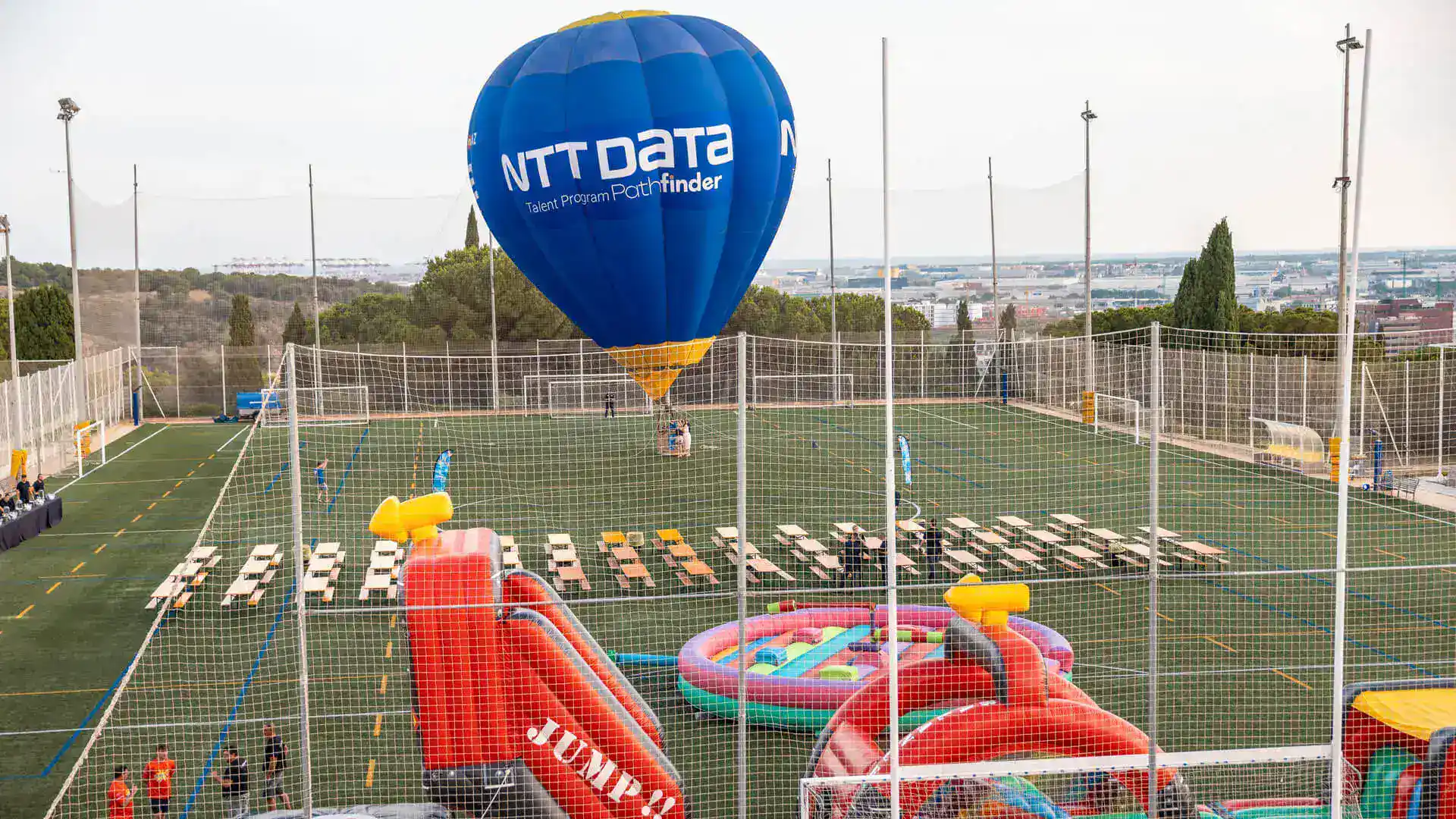 Escenario principal del Summer Sound de NTT DATA montado por Mariona Agency