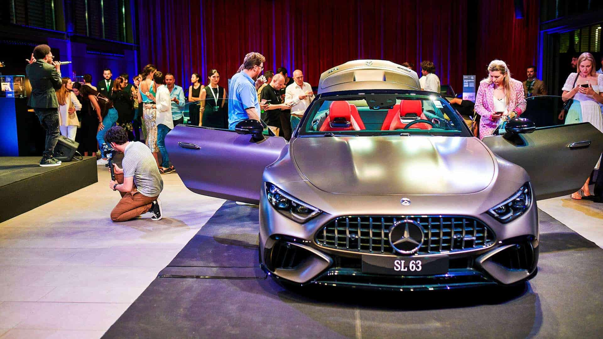 Presentación premium del Mercedes-AMG SL en el barrio de El Born