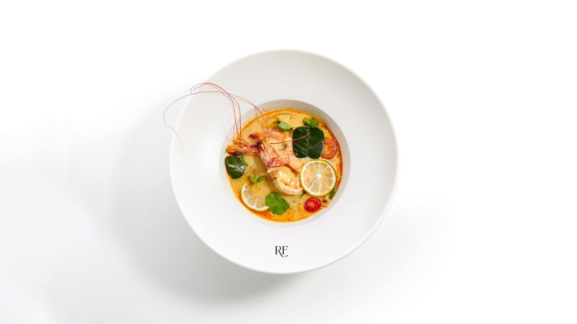 Dirección de arte del branding del catering de Romain Fornell por Mariona Agency