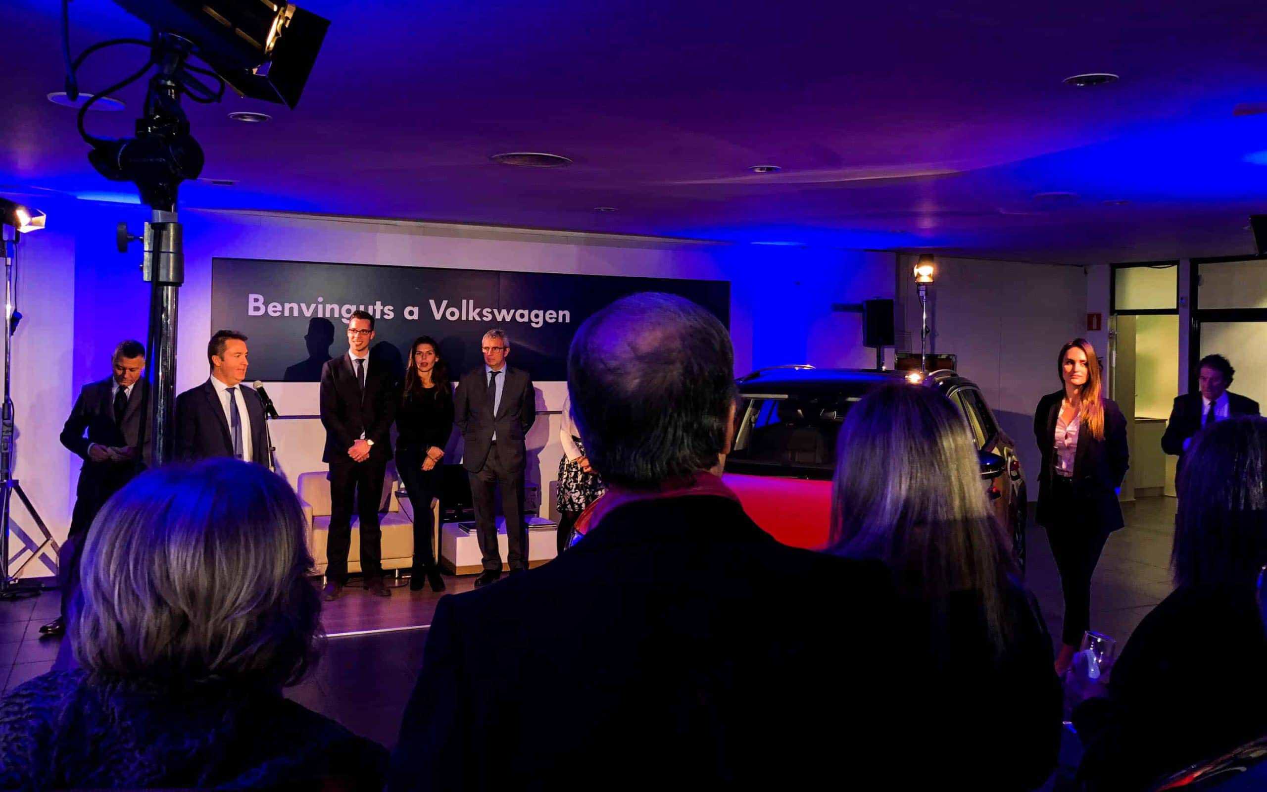 Volkswagen T-Roc expuesto en el concesionario Motorsol de La Bonanova