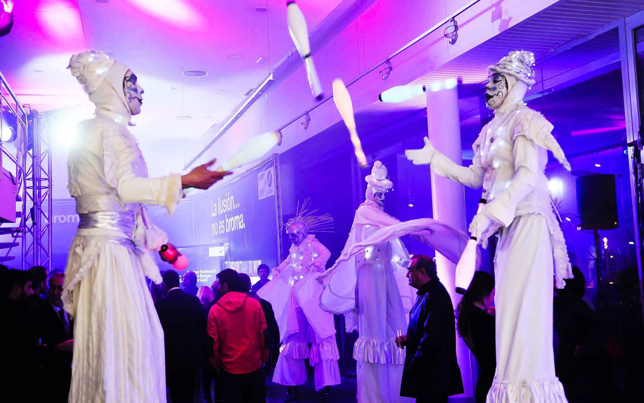 Invitados en el concesionario BMW Keldenich durante la gala de Mariona Agency
