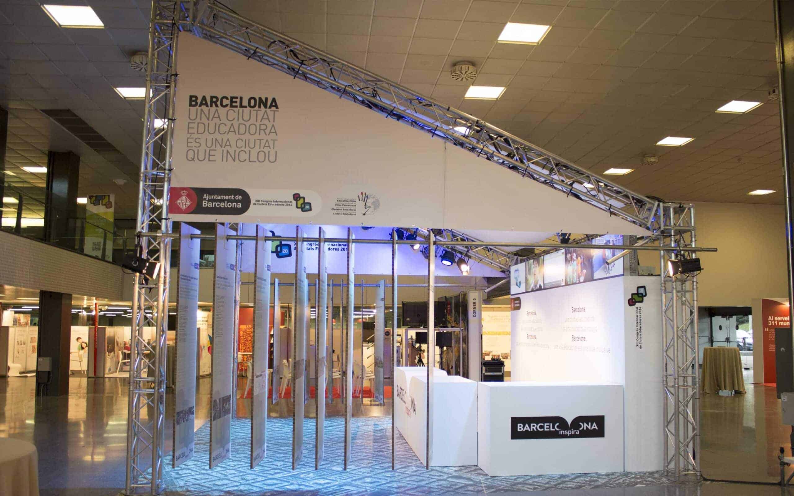 Detalle constructivo del stand institucional, encargo de Mariona Agency para el Ajuntament de Barcelona