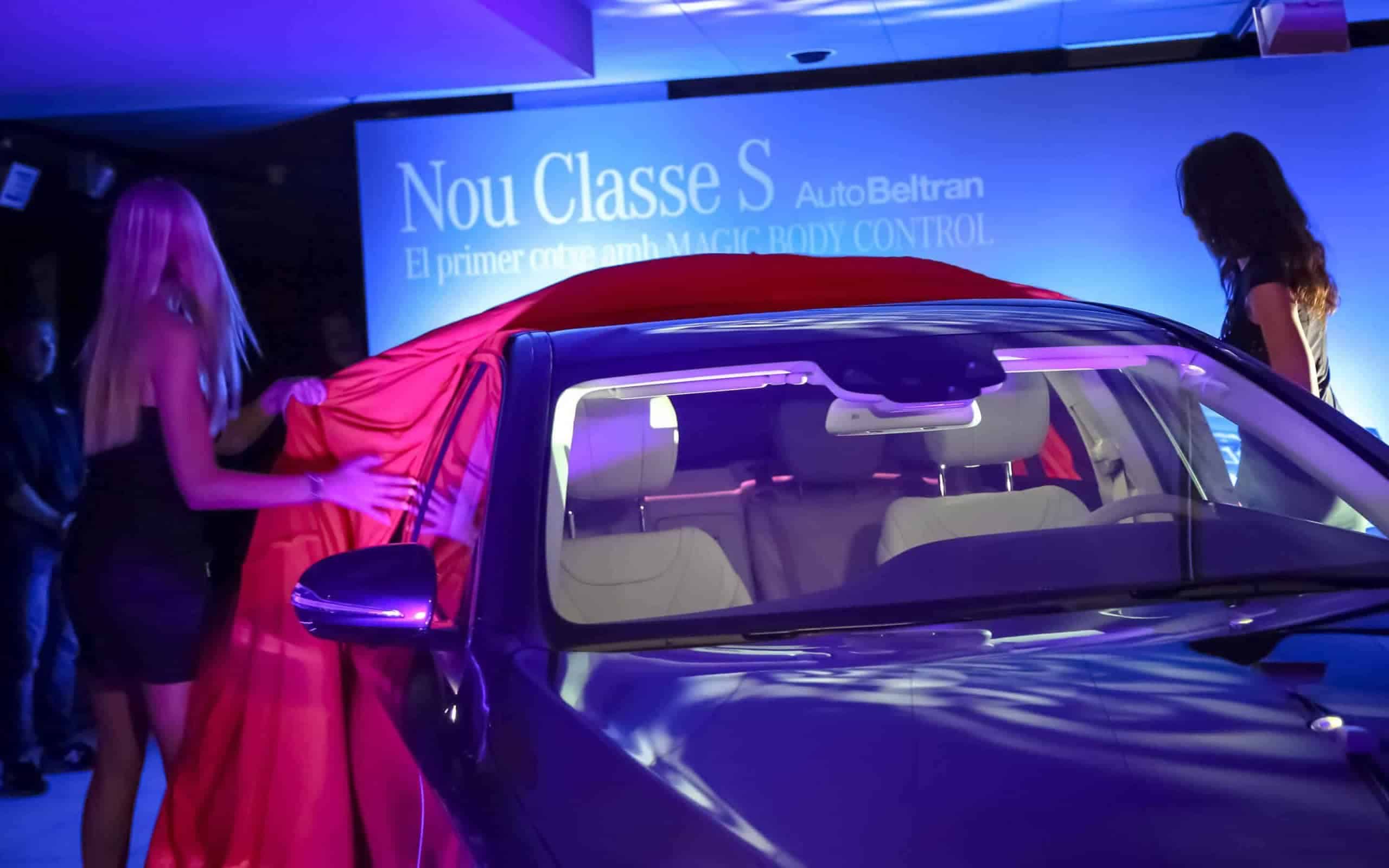 Catering gastronómico servido en la presentación del Mercedes-Benz Clase S