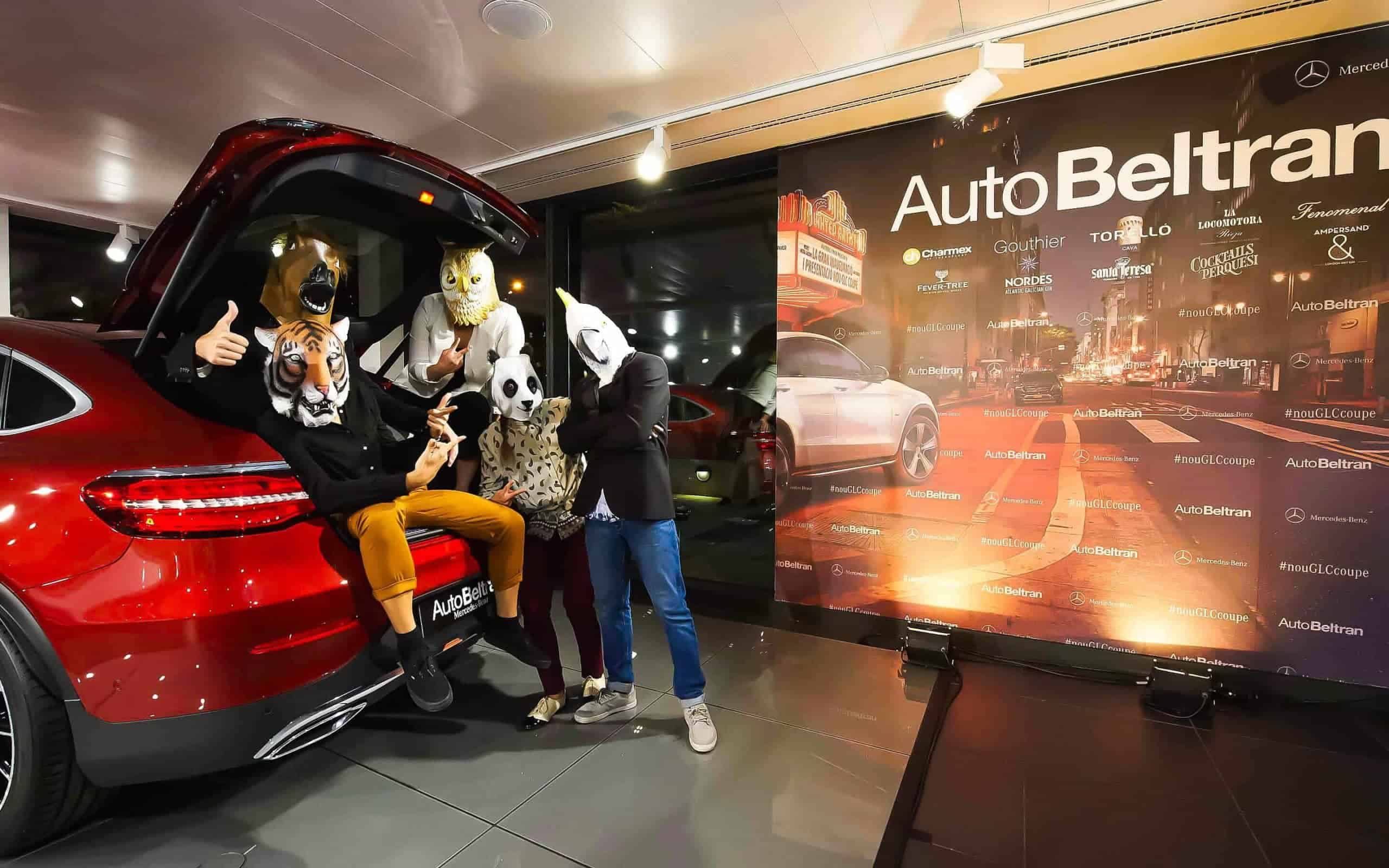 Espectáculo en la presentación del GLC Coupé producido por Mariona Agency