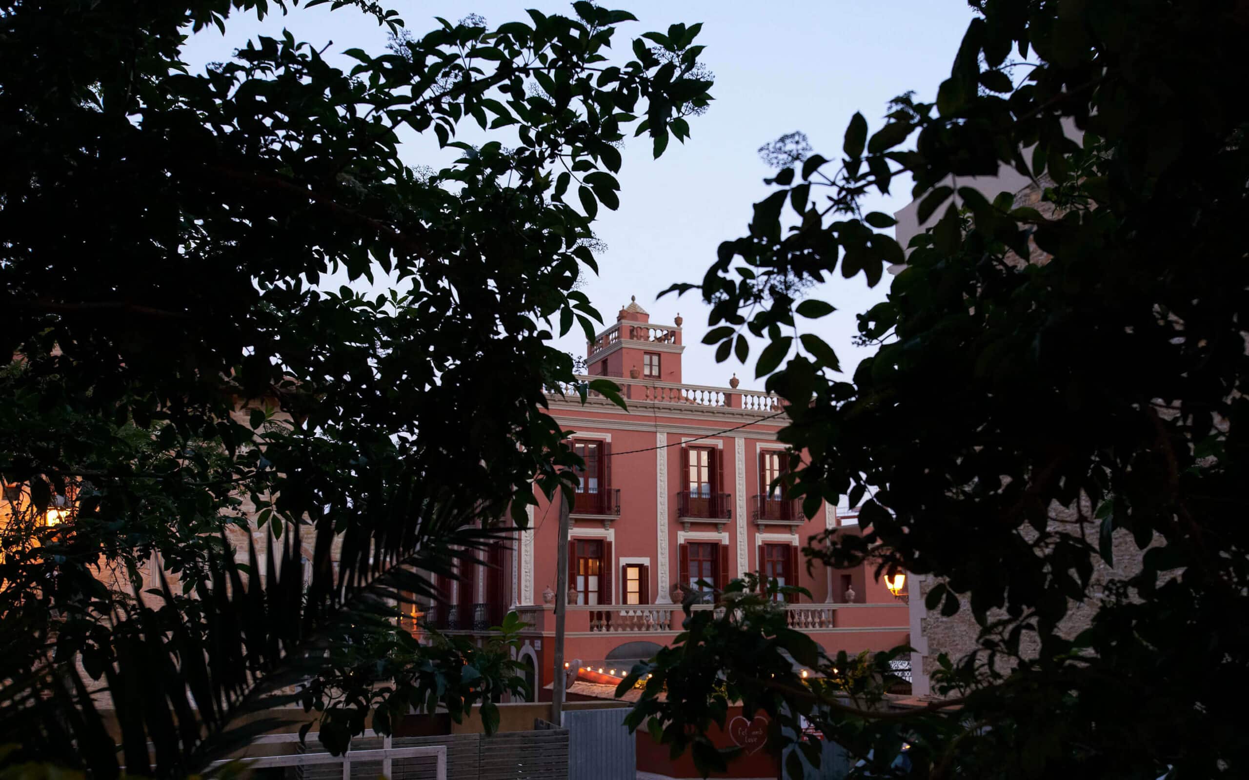 Universo de marca del Hotel Aiguaclara construido por Mariona Agency