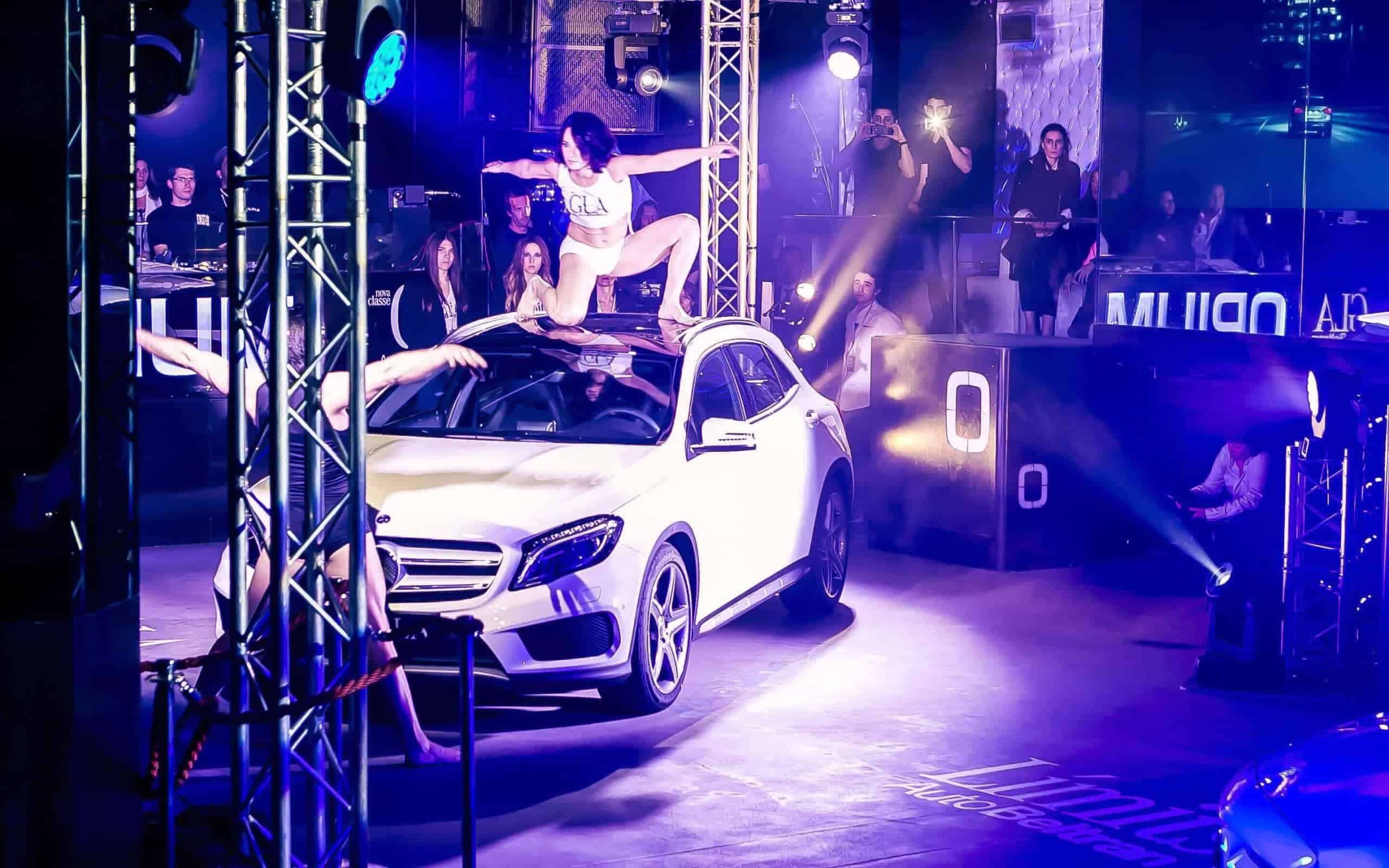 Escenografía del evento de presentación producido por Mariona Agency