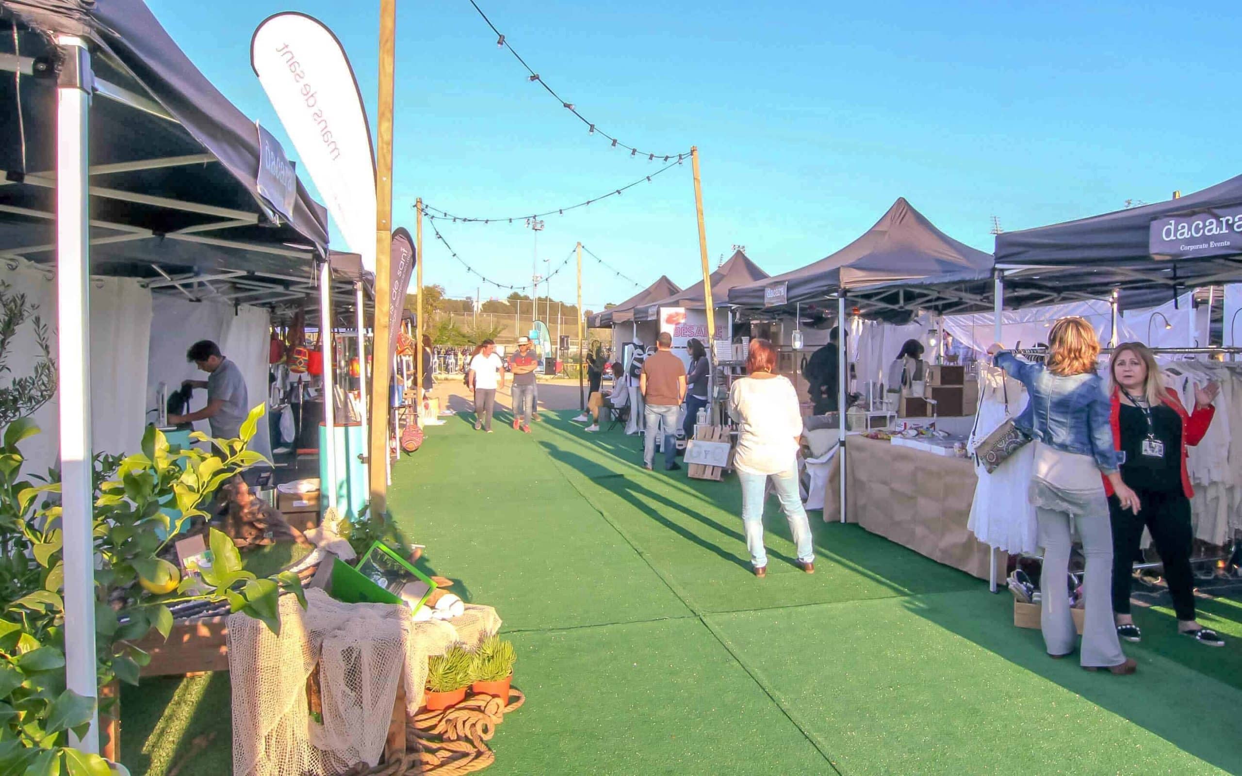 Espacio infantil con inflables del Summer Market, producción Mariona Agency