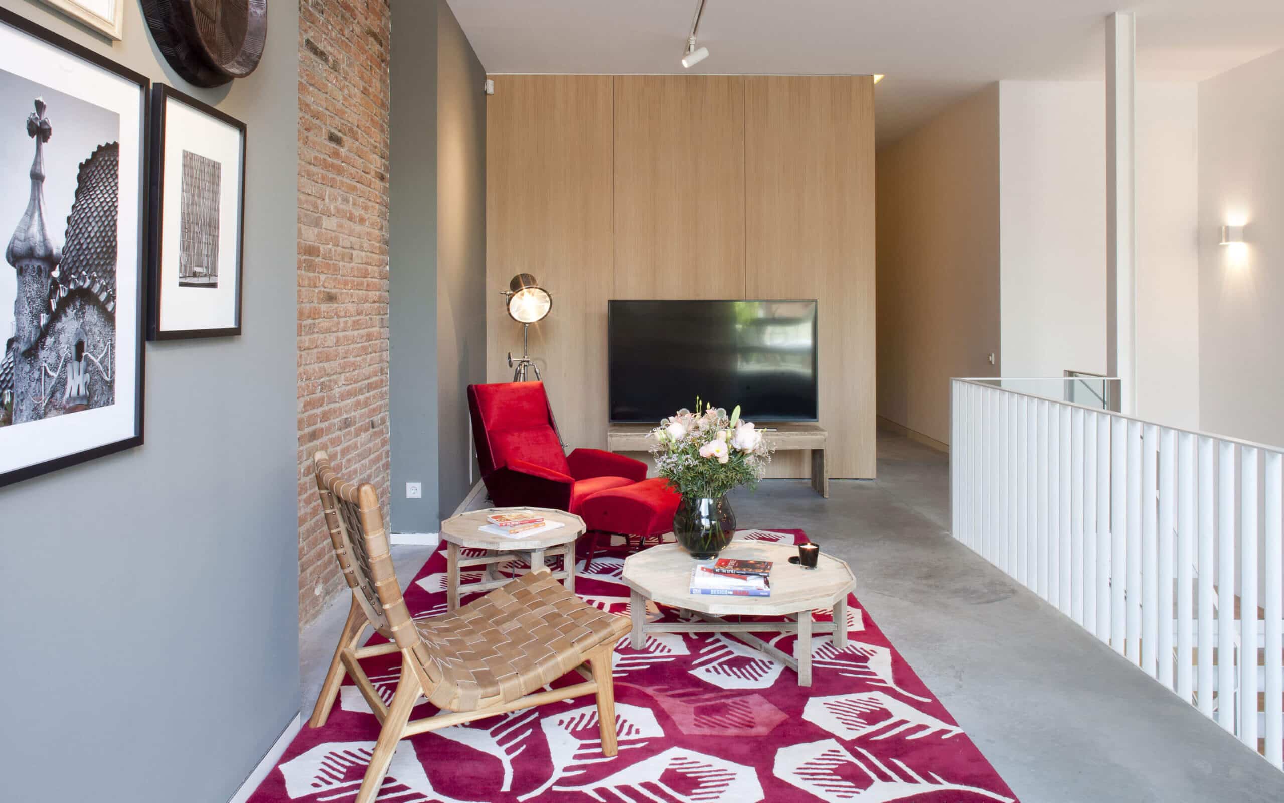 Interior del folleto de The Onsider maquetado por Mariona Agency