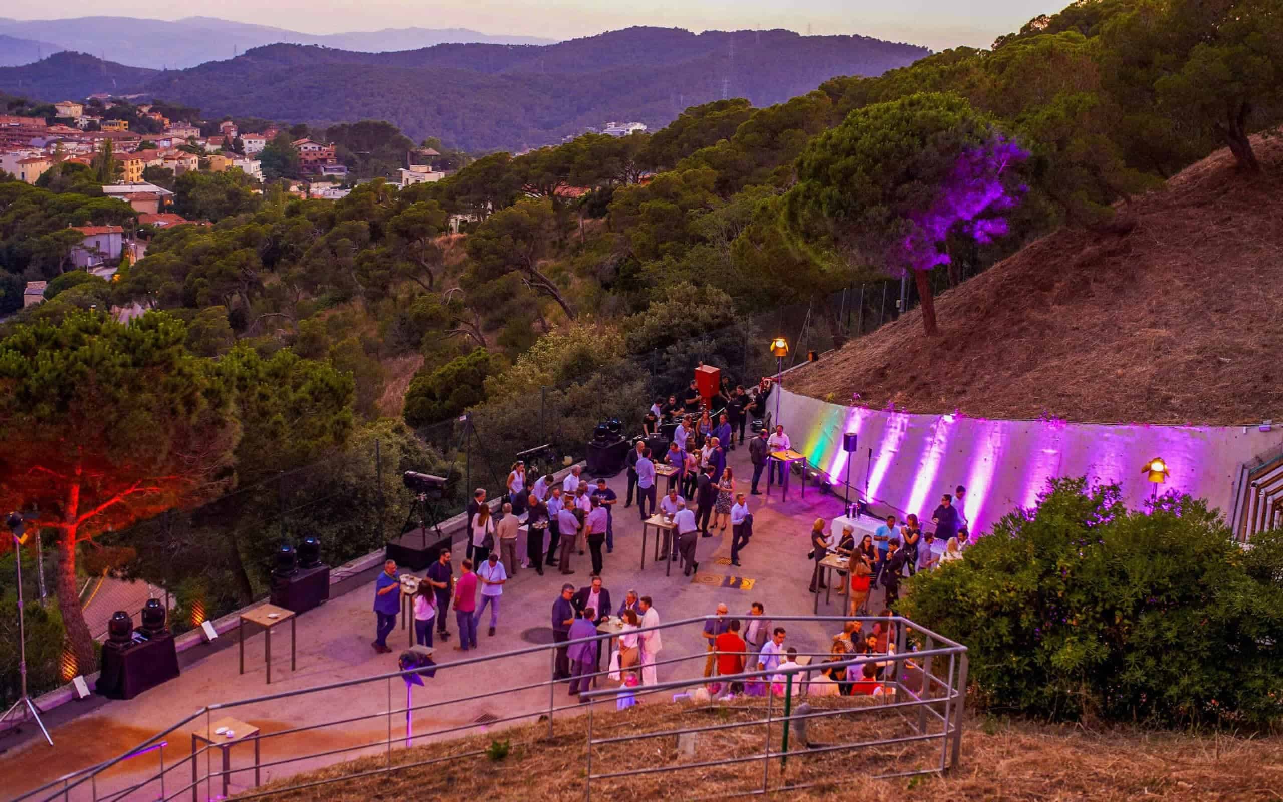 Invitados durante la fiesta de aniversario de la Torre de Collserola organizada por Mariona Agency
