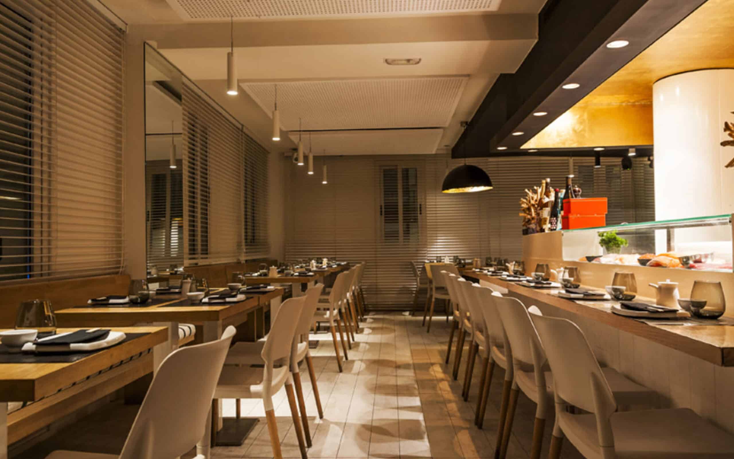 Imagen de marca de Zuka en el local, obra de Mariona Agency
